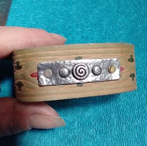 Handcrafted Leather Bracelet with Metal Accents - Picture 1 of 6